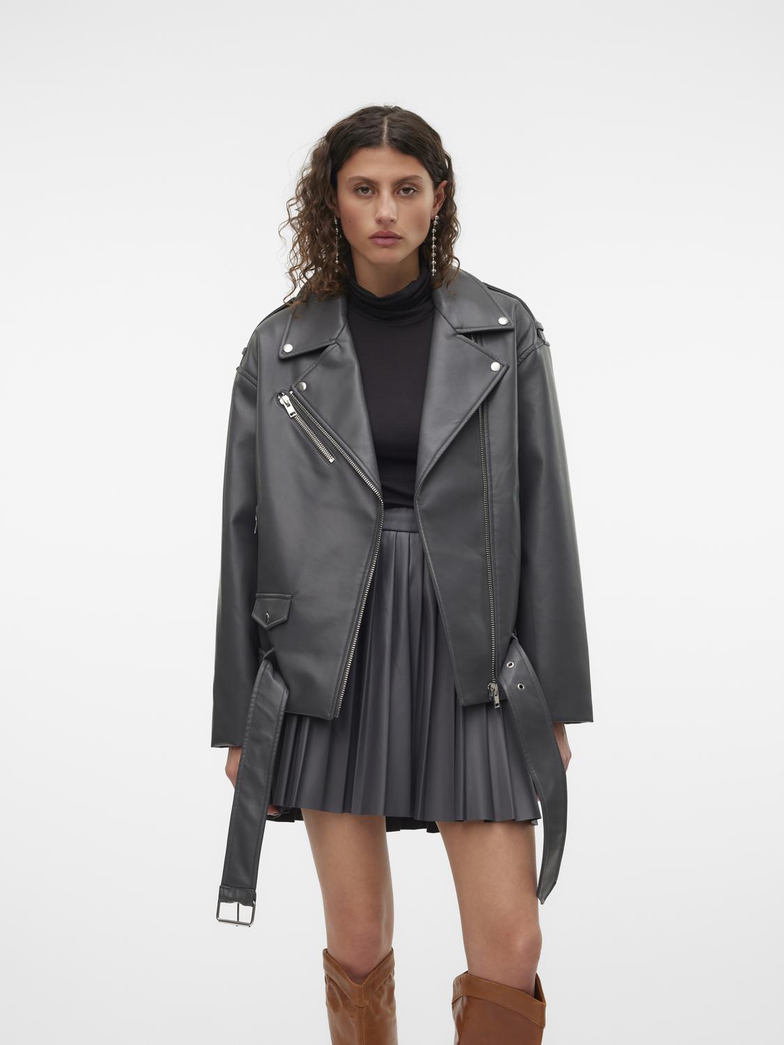 model_shot-front